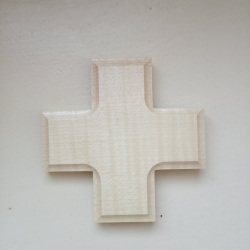 Croix murale en hêtre