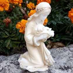 statue de la Vierge Marie avec l'enfant Jésus