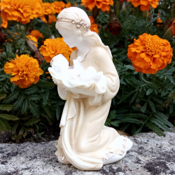 statue en albâtre de la Vierge à l'enfant