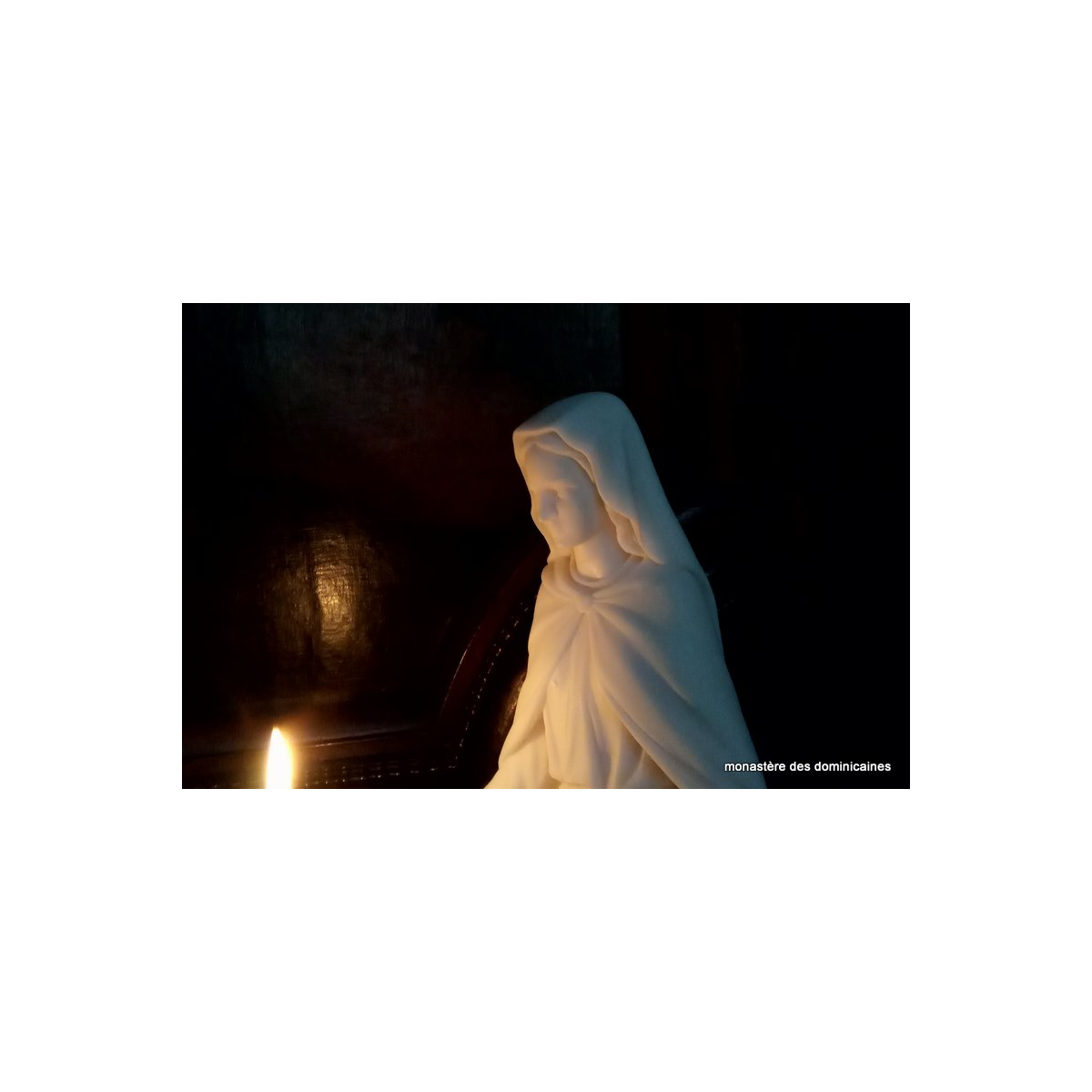 Statue de la Sainte Vierge By night