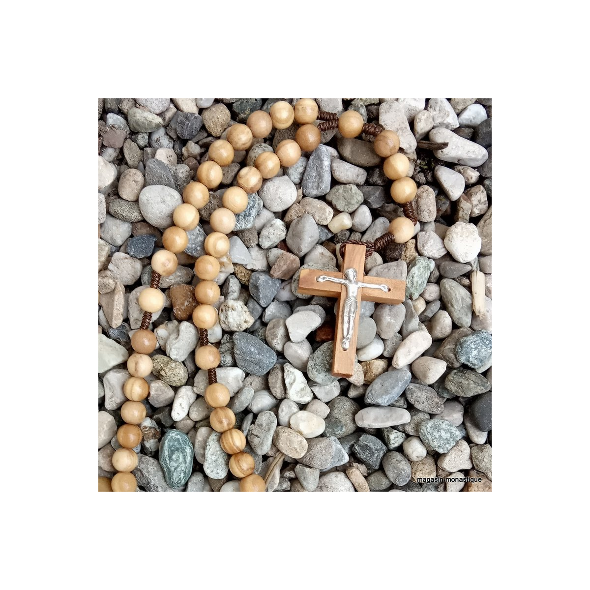 chapelet en bois d'olivier avec Christ