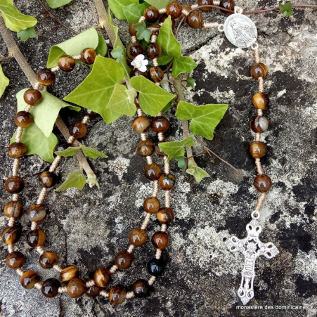 chapelet catholique en pierre