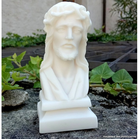 Statue de Jésus couronné d'épines