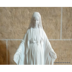 statue en albâtre de la vierge Marie