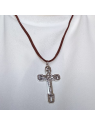 croix du pardon autour du cou