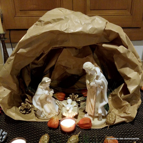 crèche de Noël - nativité en albâtre
