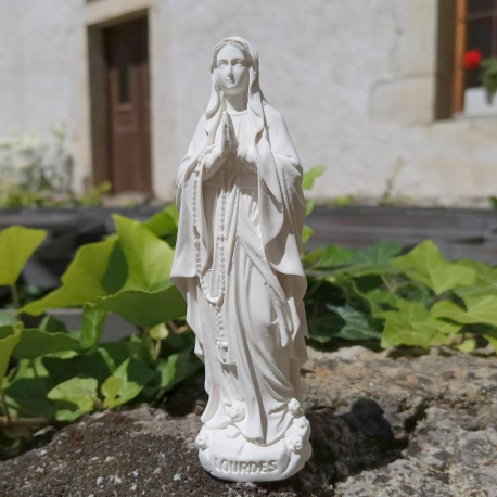 statue de la Vierge de Lourdes
