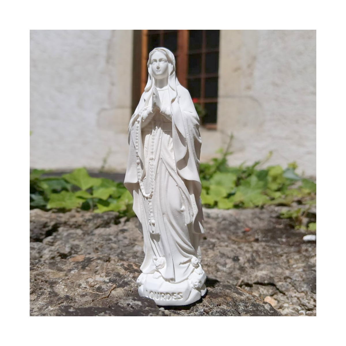 petite statue de la Vierge de Lourdes